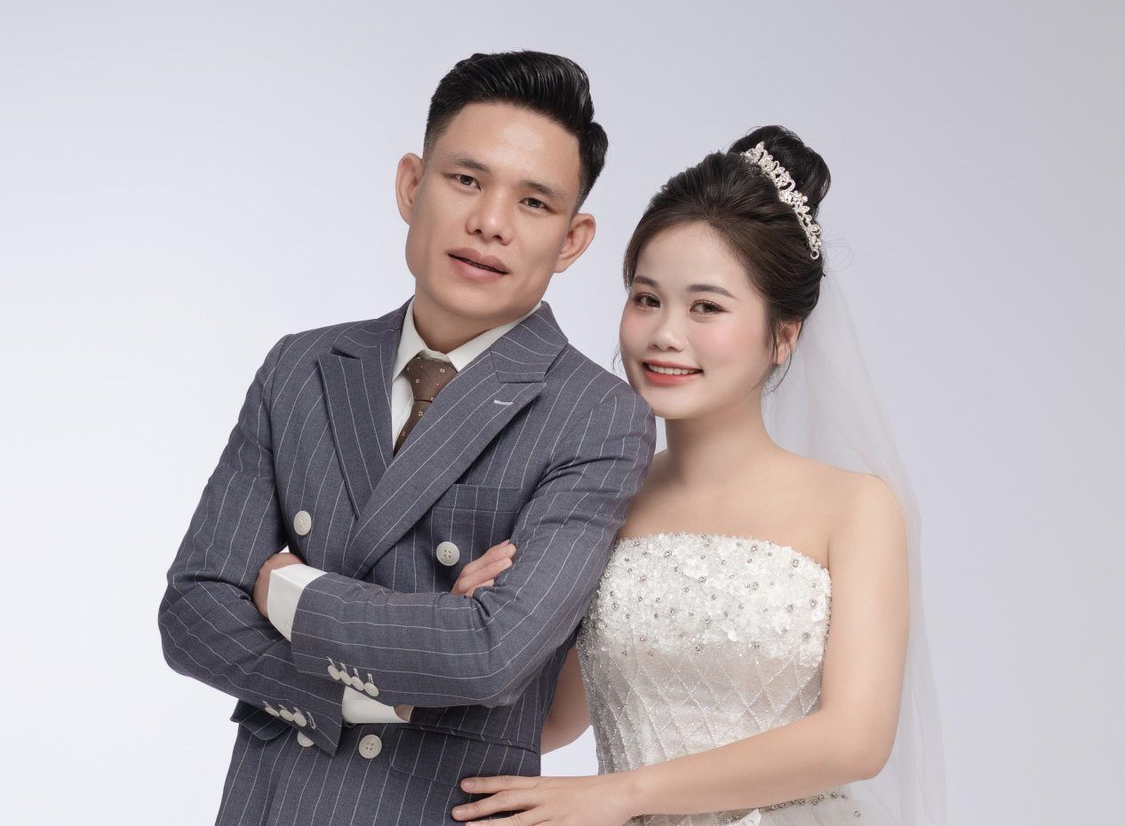 Tuấn Hoạt & Khánh Linh